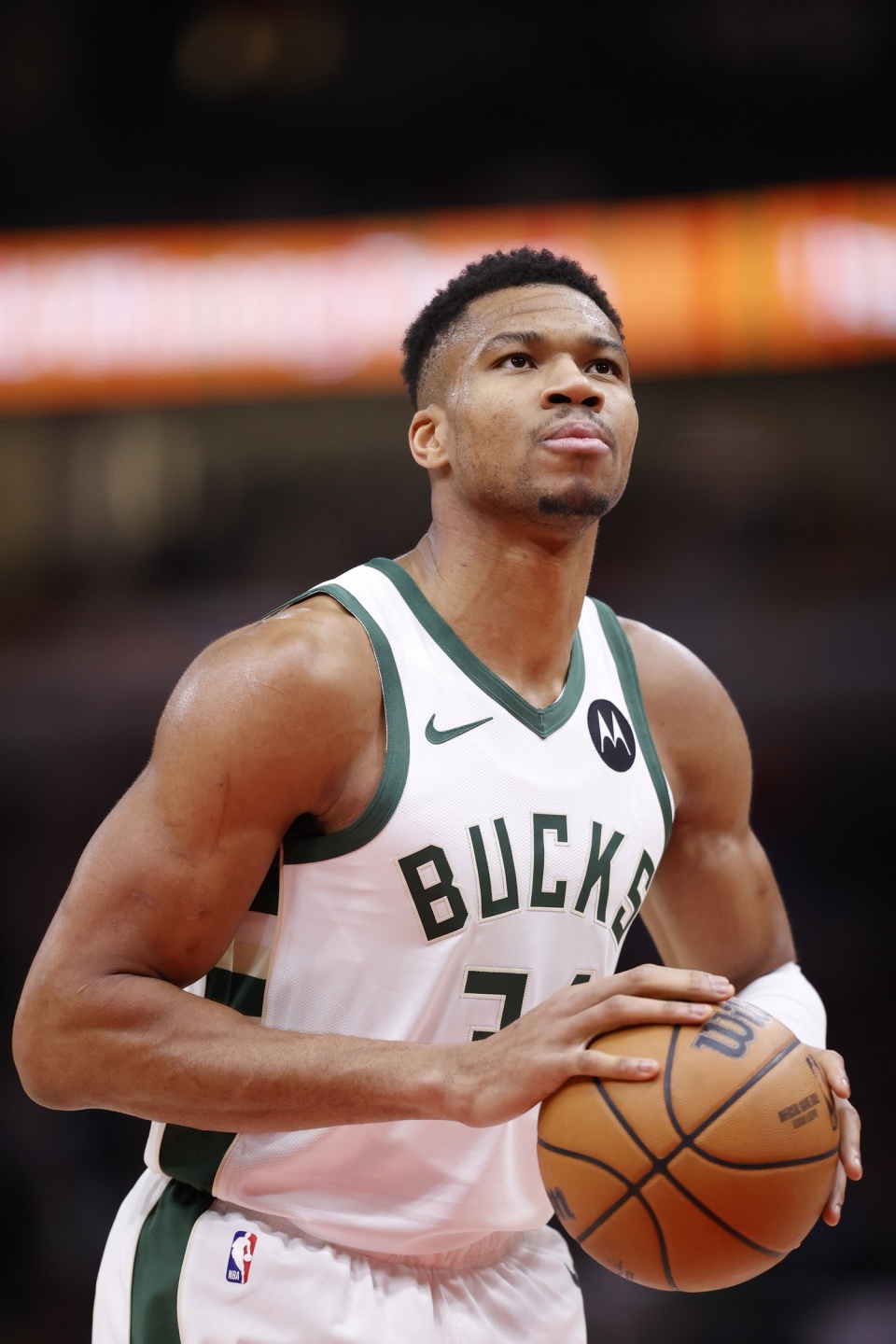 他在关键时 他在关键时